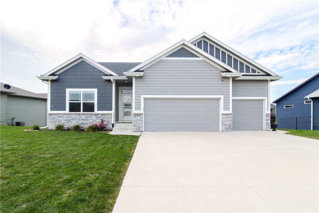 1904 Prairie Creek Drive - Photo 1