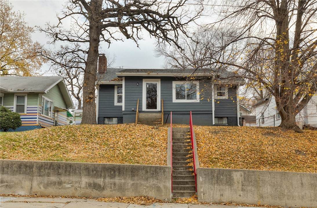 3215 6th Avenue - Photo 1