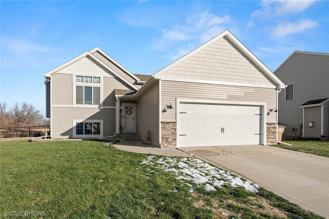 3405 Hawthorn Drive - Photo 1
