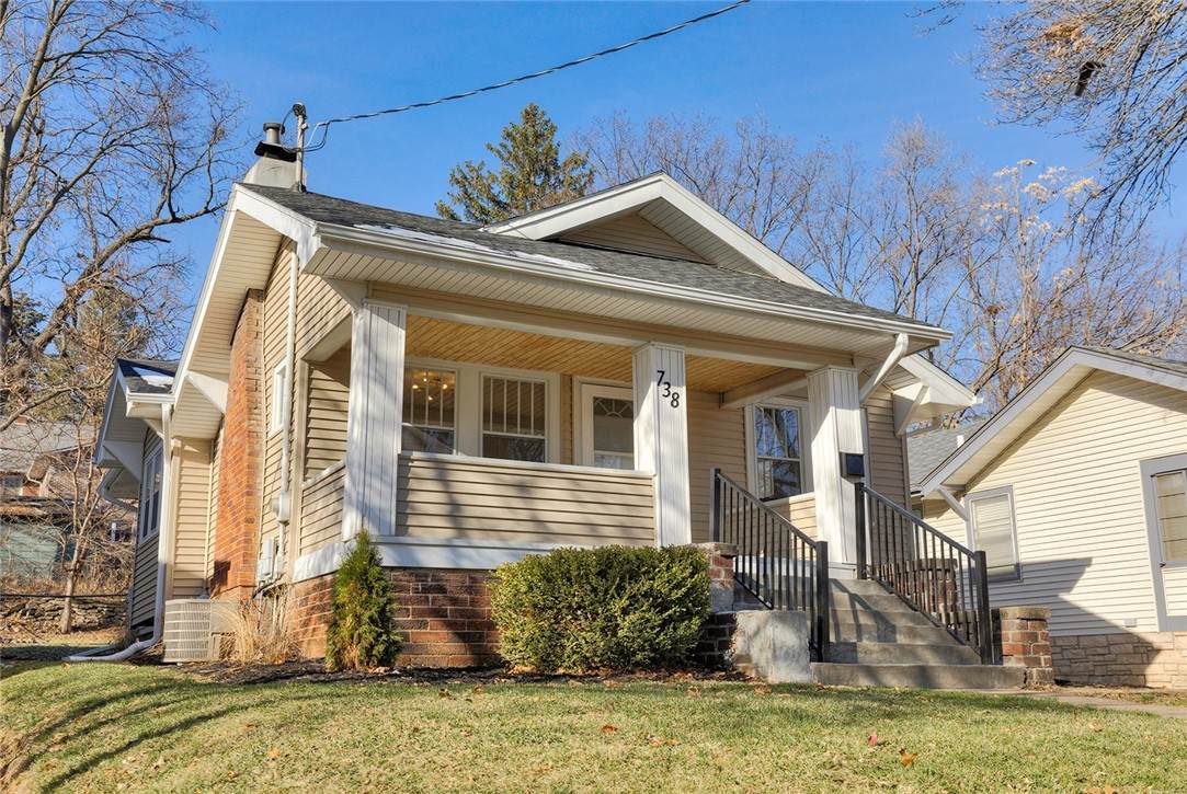 738 34th Street - Photo 1