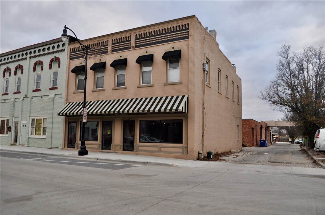 112 Salem Avenue - Photo 1
