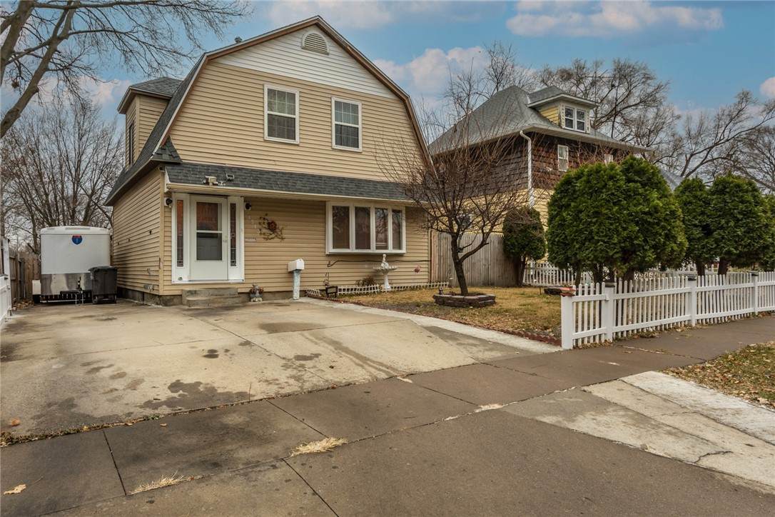 1513 13th Street - Photo 1