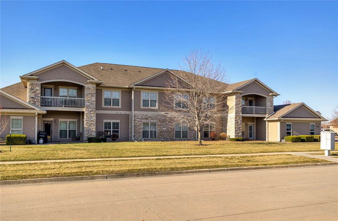 2406 Oak Drive - Photo 1