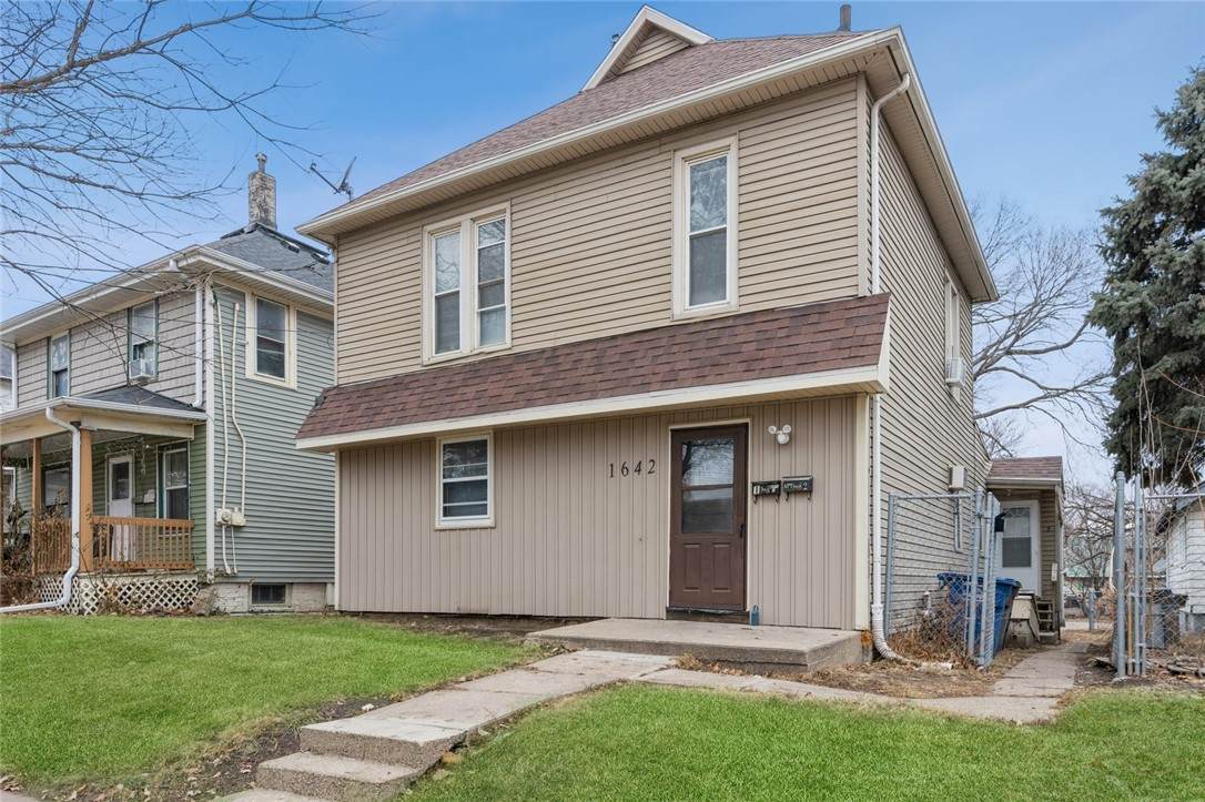 1642 Grand Avenue - Photo 1
