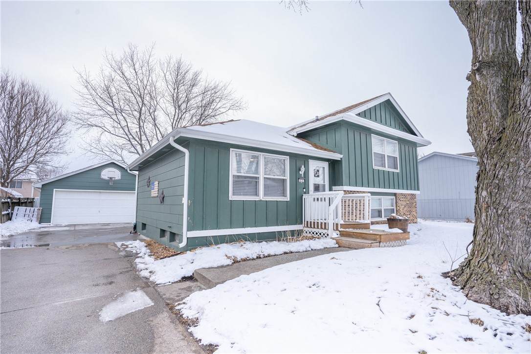 610 14th Avenue - Photo 1