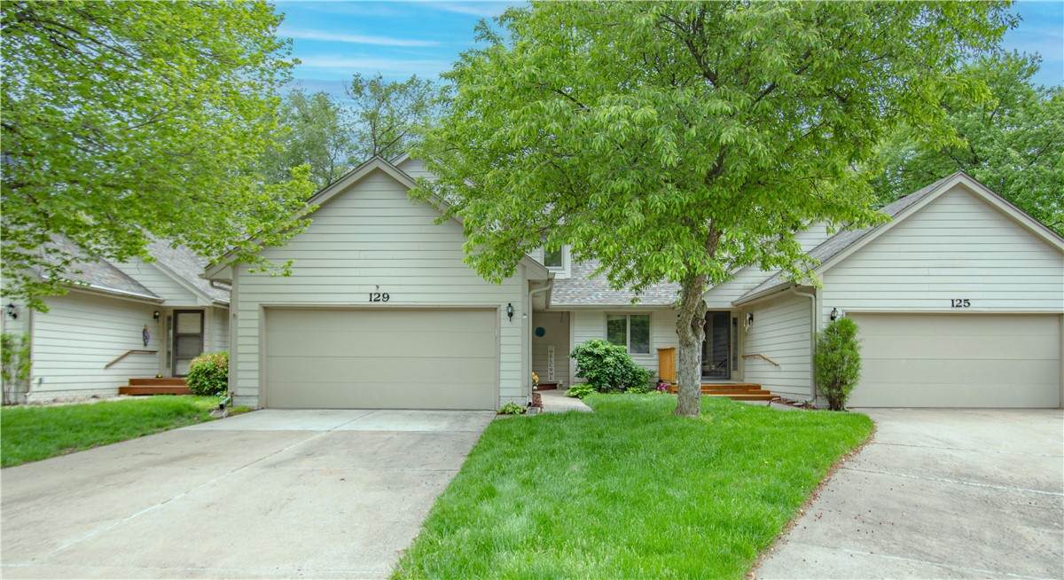 129 Evergreen Place - Photo 1