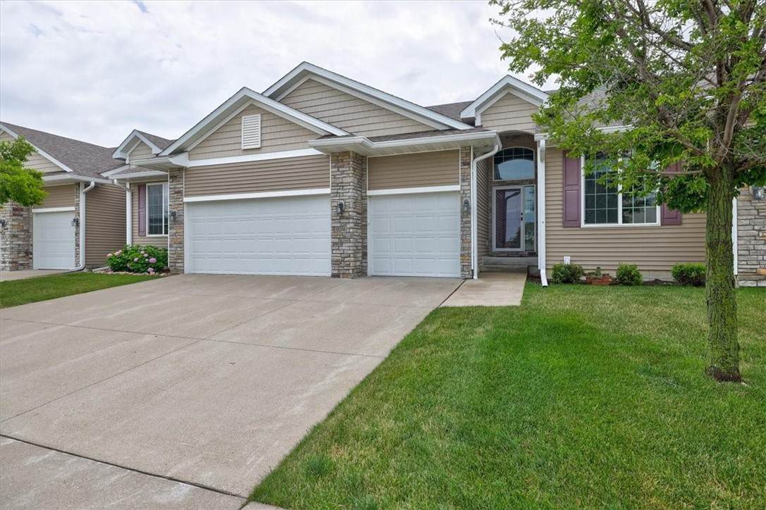10208 Coventry Circle - Photo 1