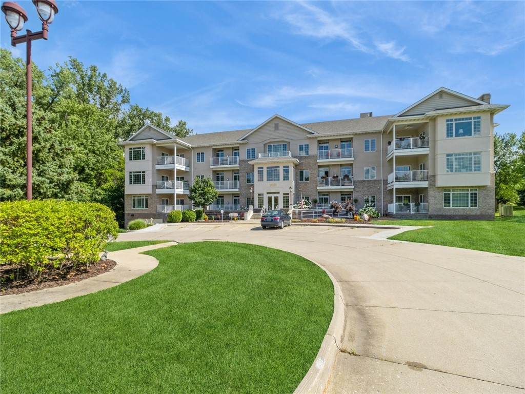 14100 Pinnacle Pointe Drive - Photo 1