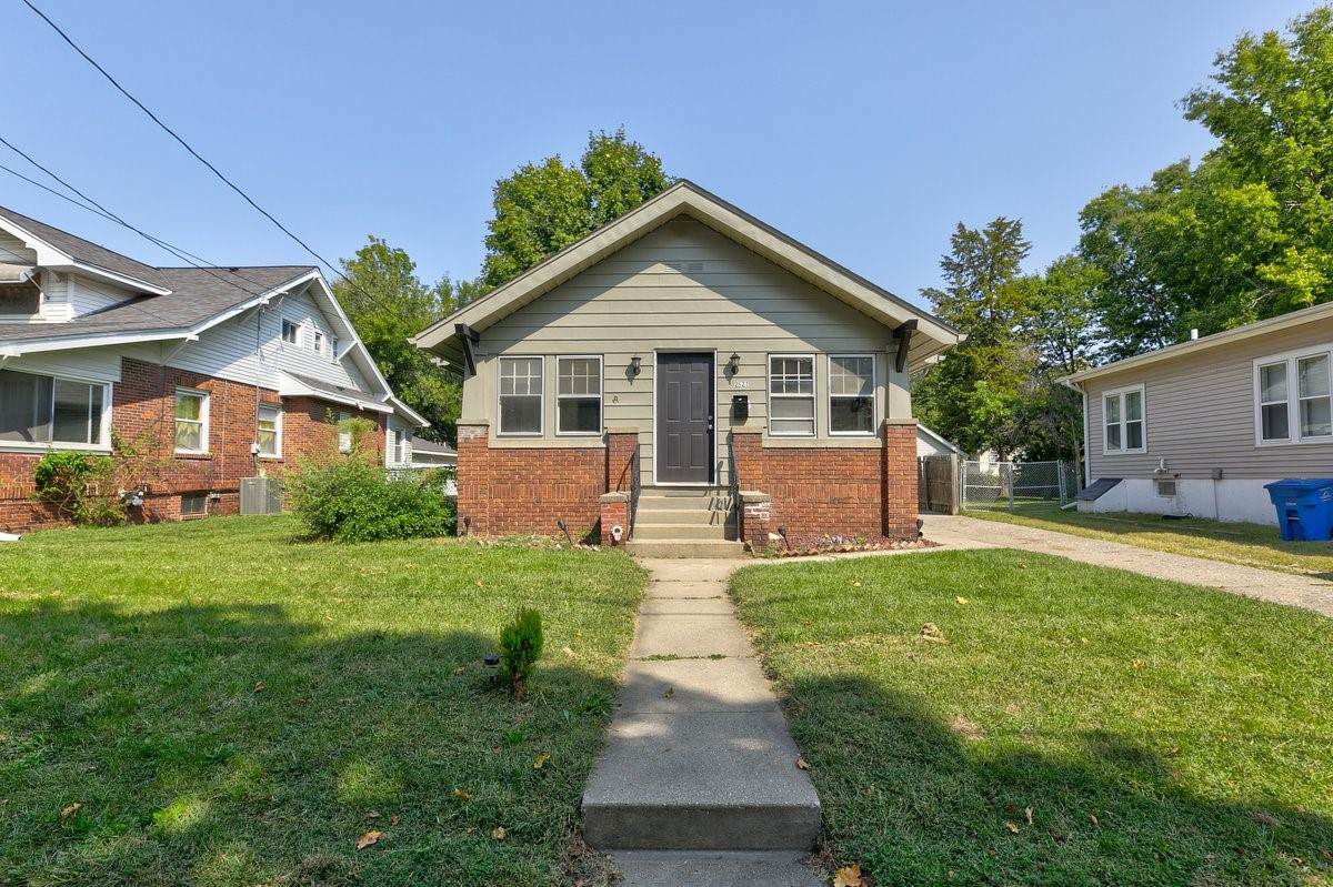 2622 Des Moines Street - Photo 1