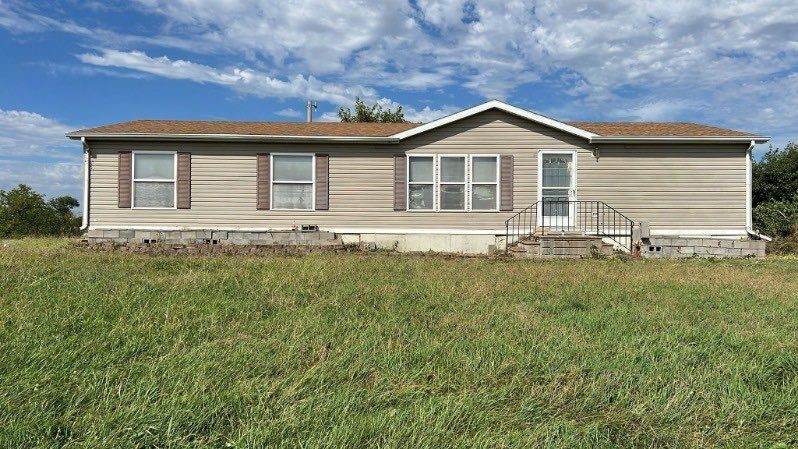 11215 Wyoming Street - Photo 1