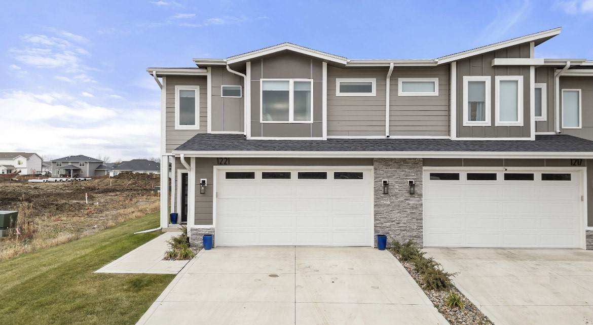 1221 1st Lane - Photo 1