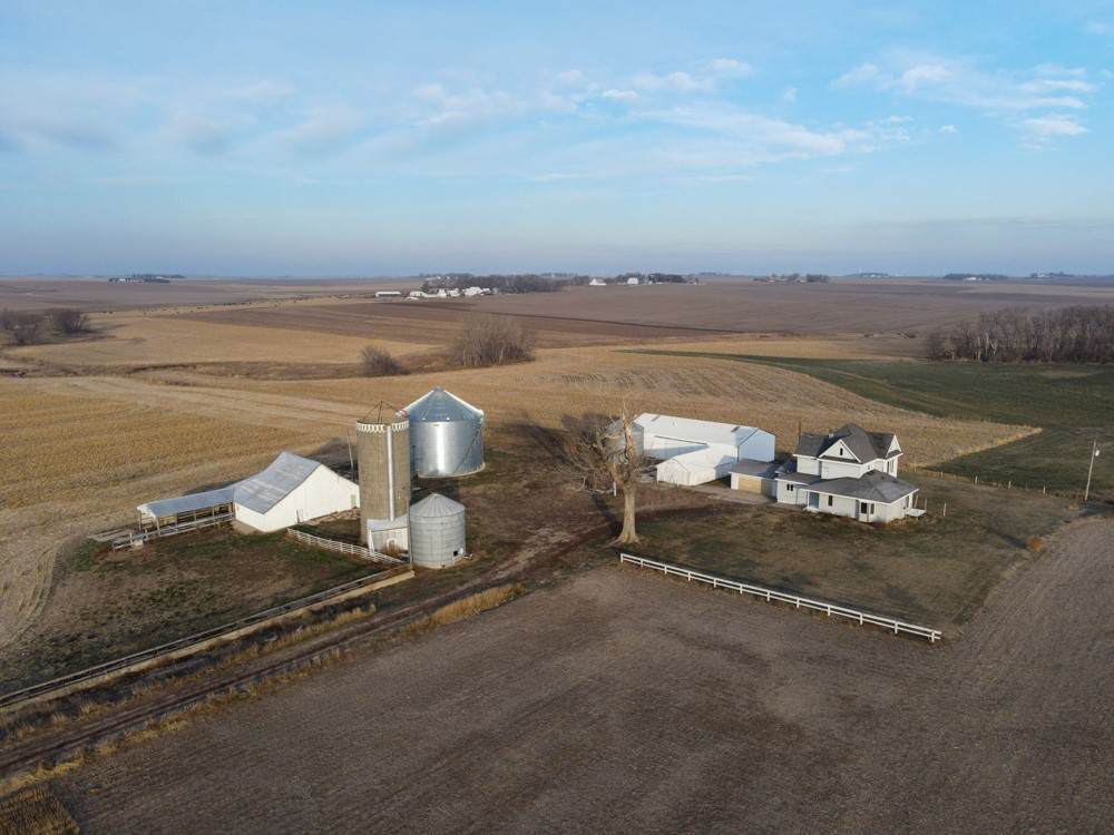 247 560th Street - Photo 1