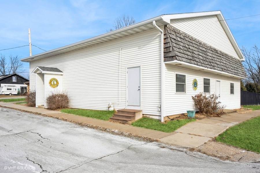 395 Iowa Avenue - Photo 1