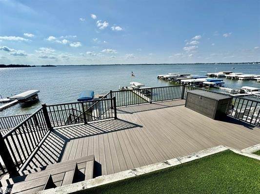 2405 S Lakeview Court - Photo 1