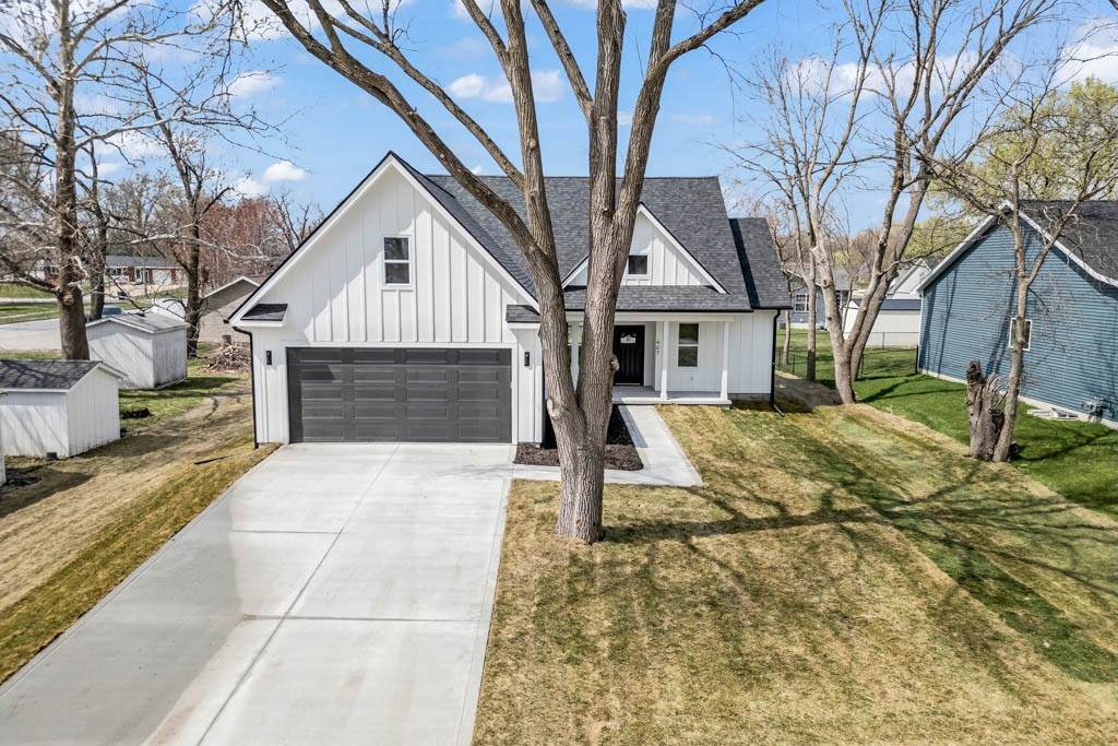 407 Vine Street - Photo 1