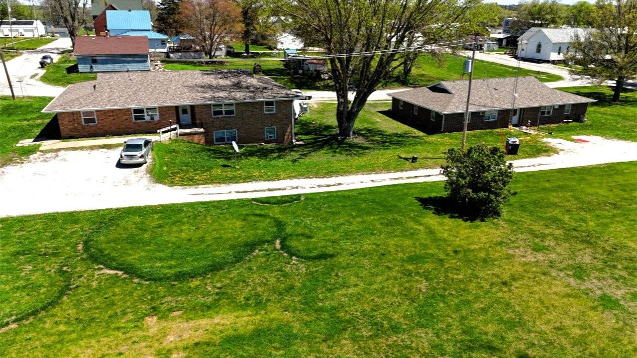 206 and 212 Nw Walnut Street - Photo 1