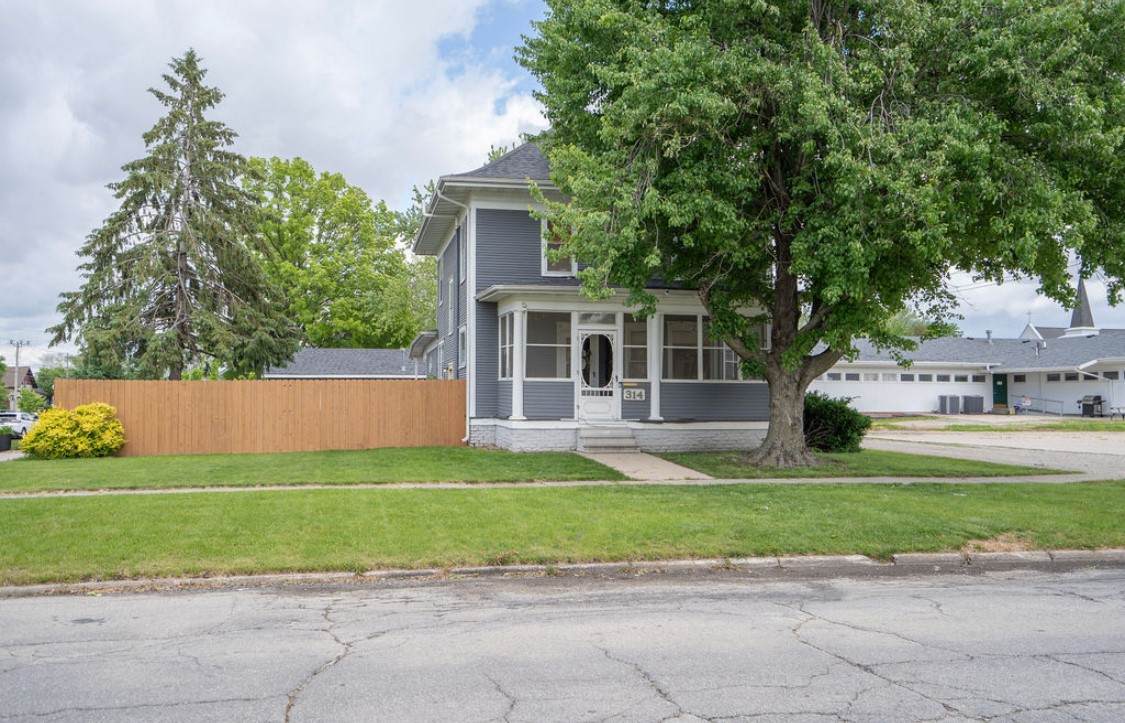 314 3rd Street - Photo 1