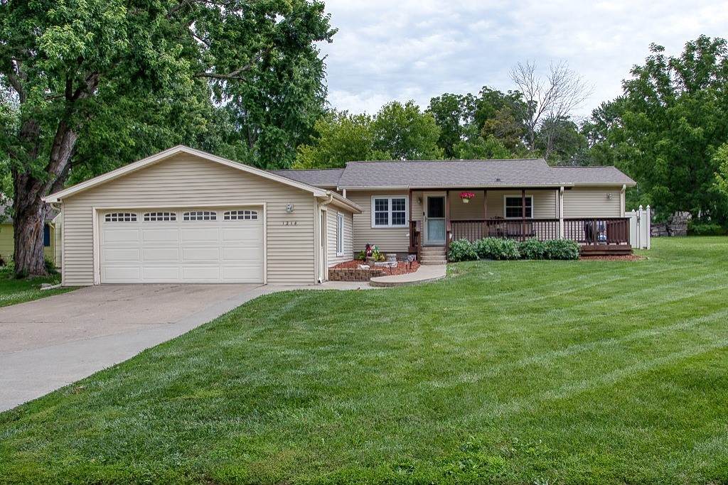 1214 Marion Avenue - Photo 1