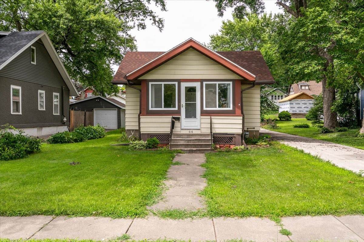 616 4th Street - Photo 1