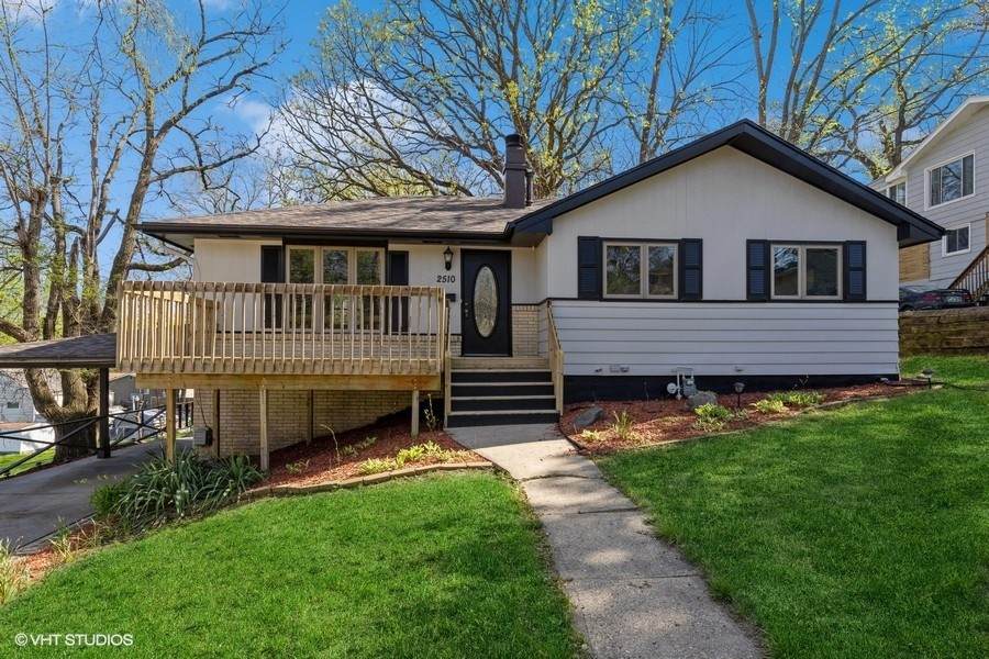 2510 Sherwood Drive - Photo 1