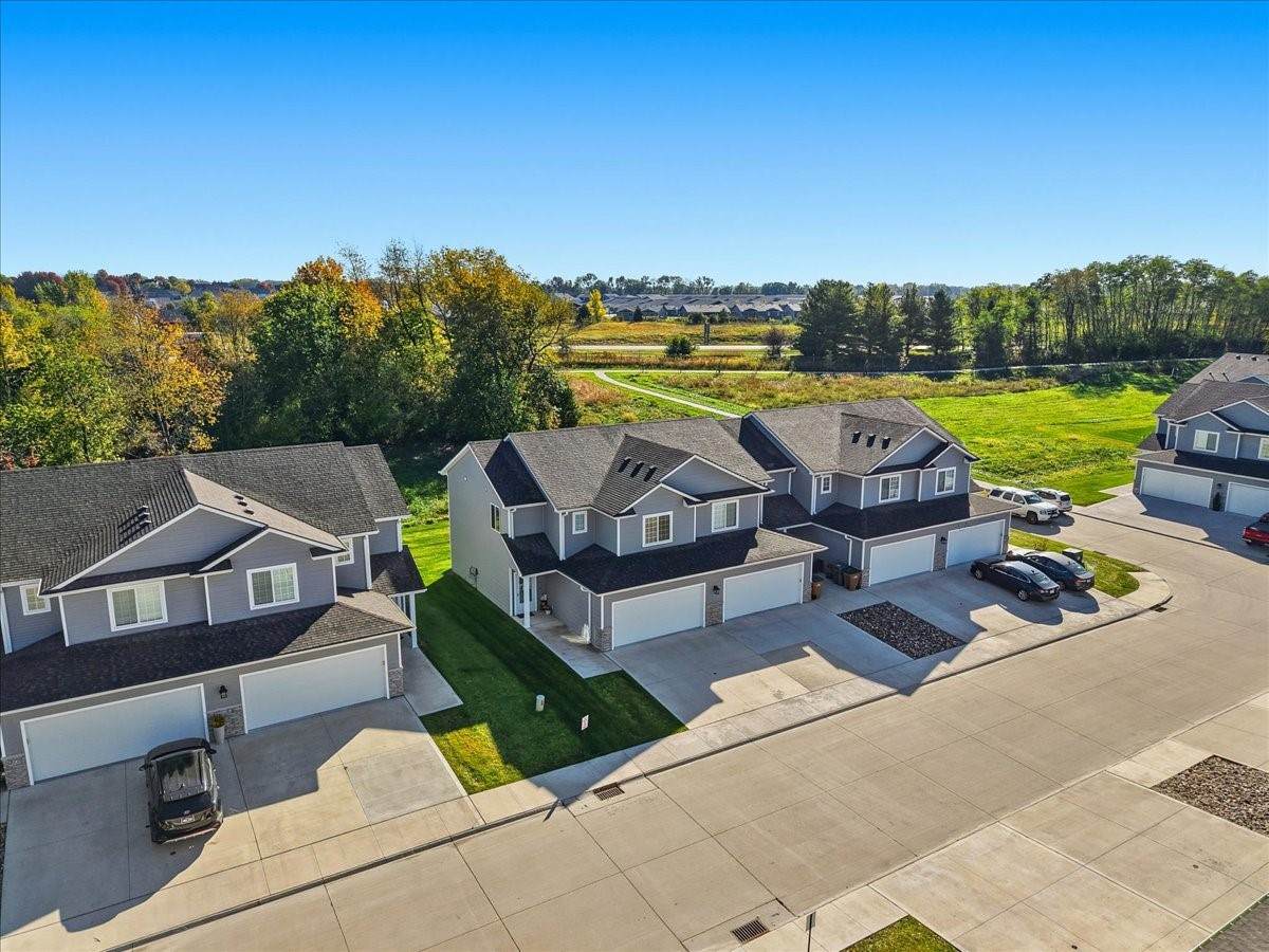 255 Amberwood Drive - Photo 1