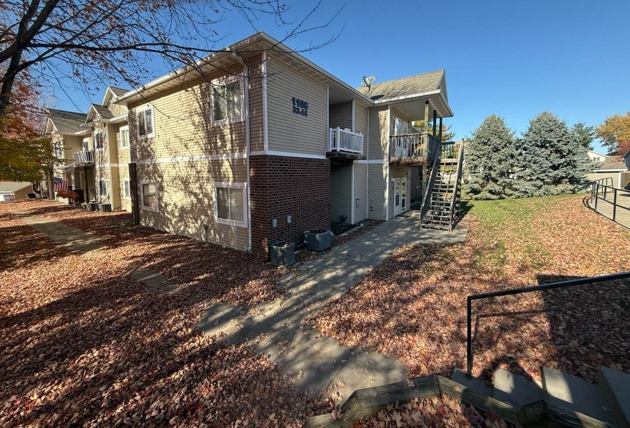 1106 6th Street - Photo 1