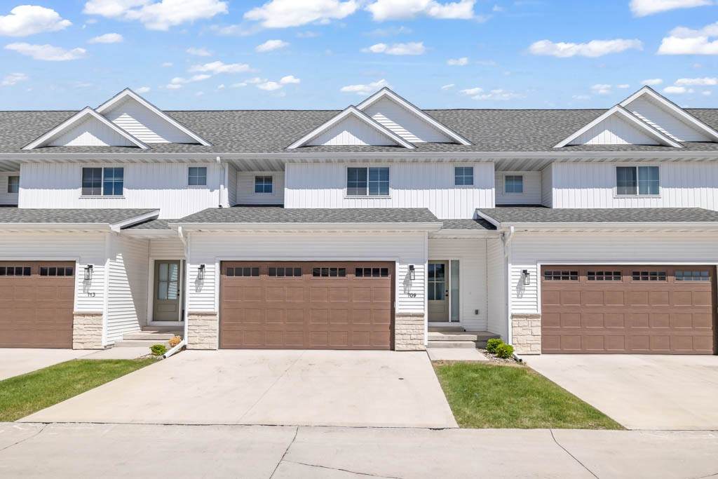 709 Spruce Street - Photo 1