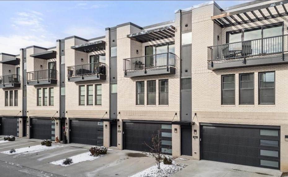 924 12th Street - Photo 1