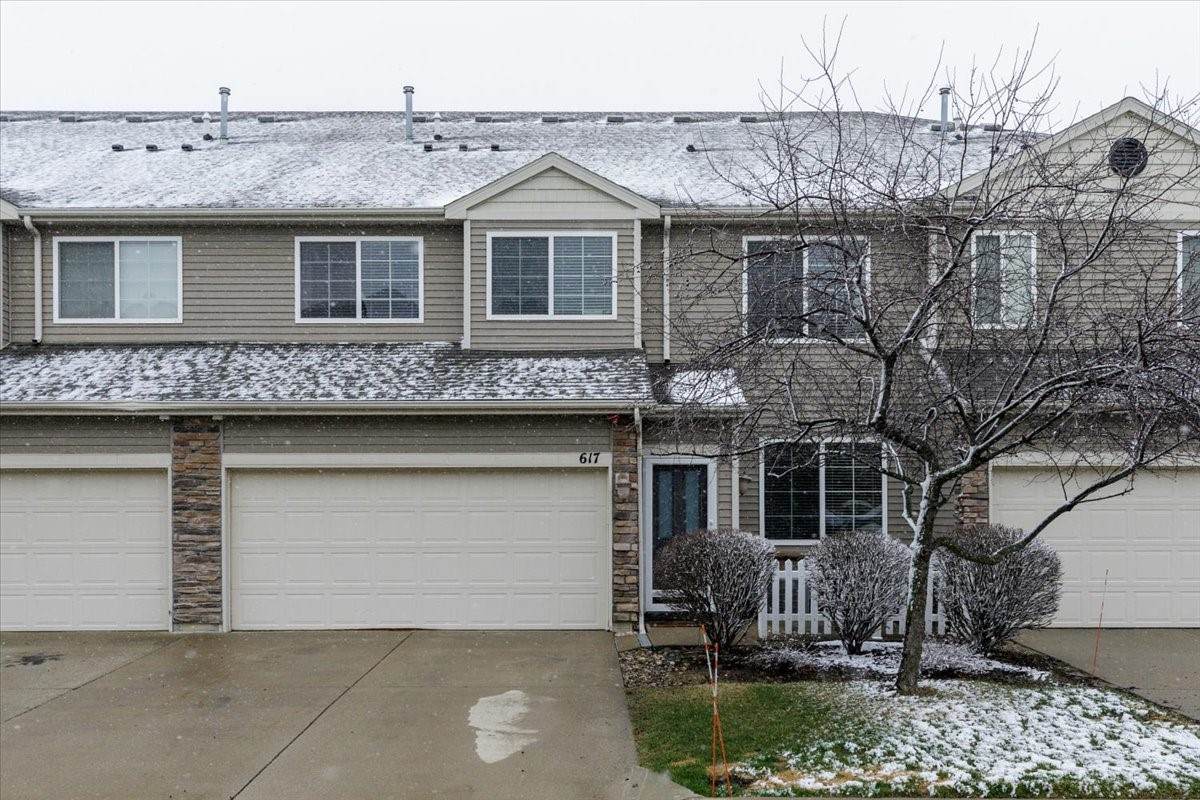 617 Villa Court - Photo 1