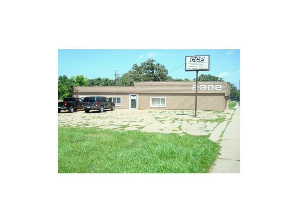 2302 9th Street - Photo 1