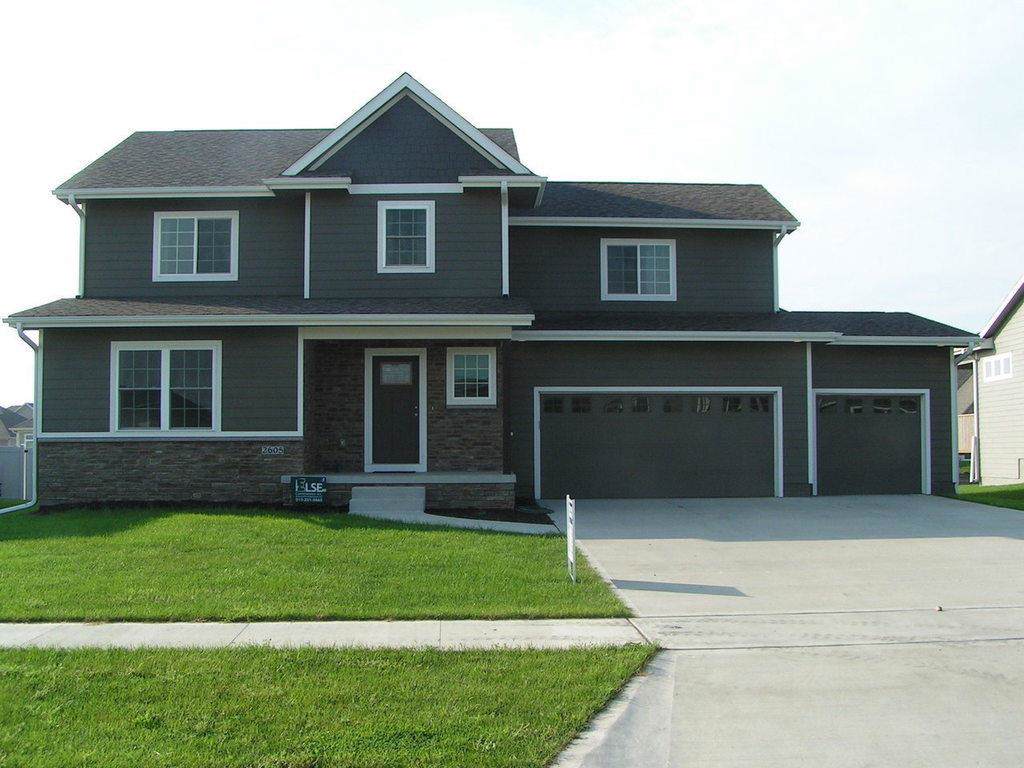 2605 40th Street - Photo 1