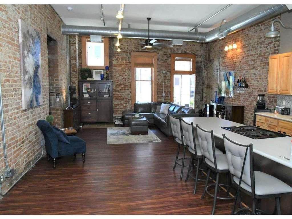 507 Locust Street - Photo 1