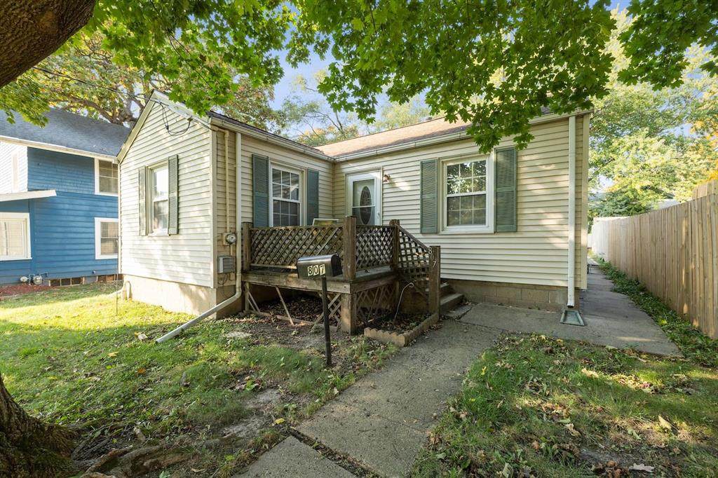 807 Oak Park Avenue - Photo 1
