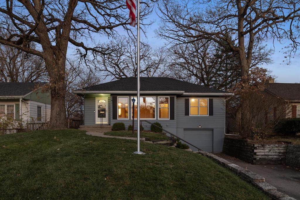 3215 38th Street - Photo 1