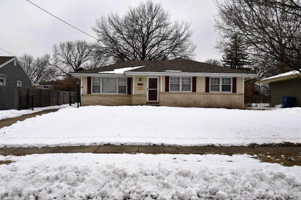 3706 Crestmoor Place - Photo 1