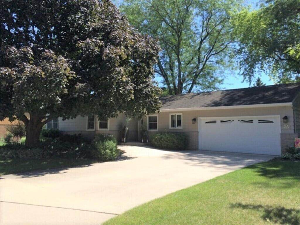 2108 Greenbriar Circle - Photo 1