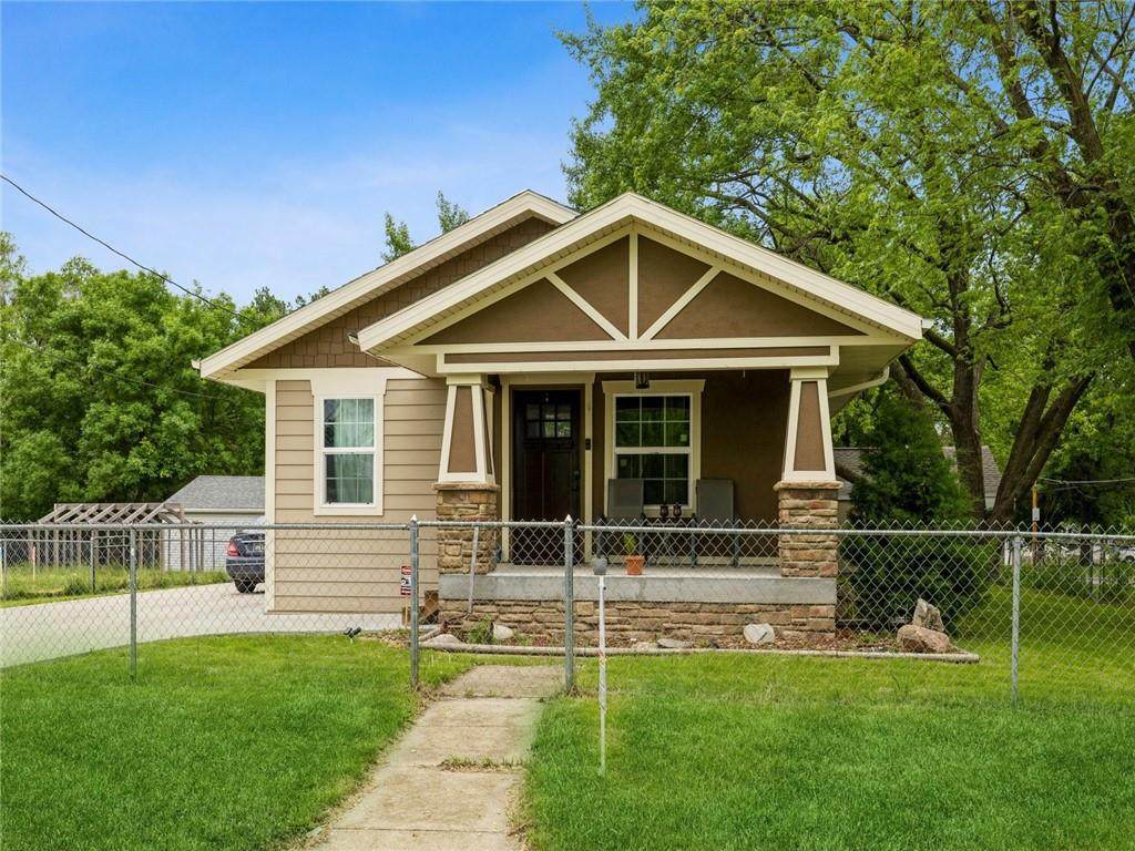 701 Leland Avenue - Photo 1