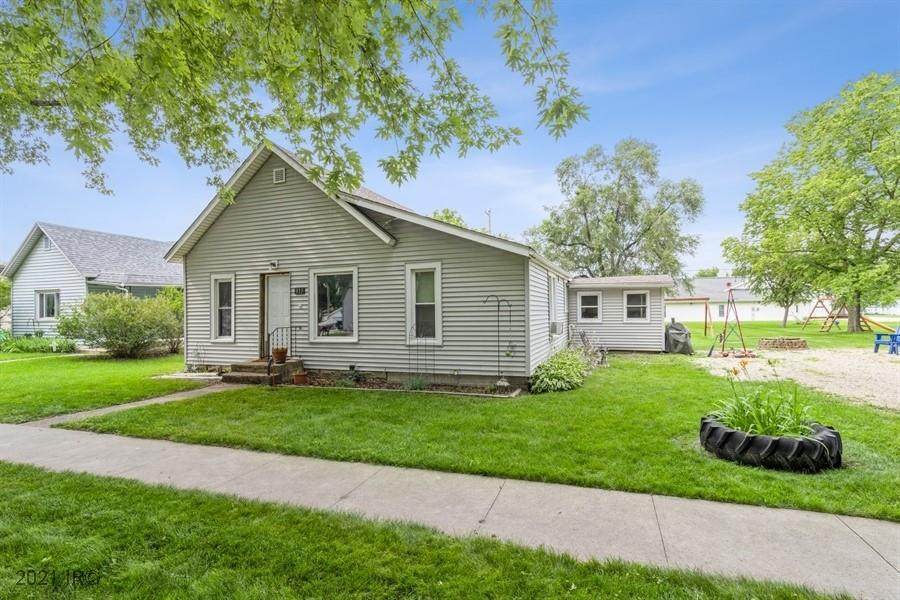 915 Dallas Street - Photo 1