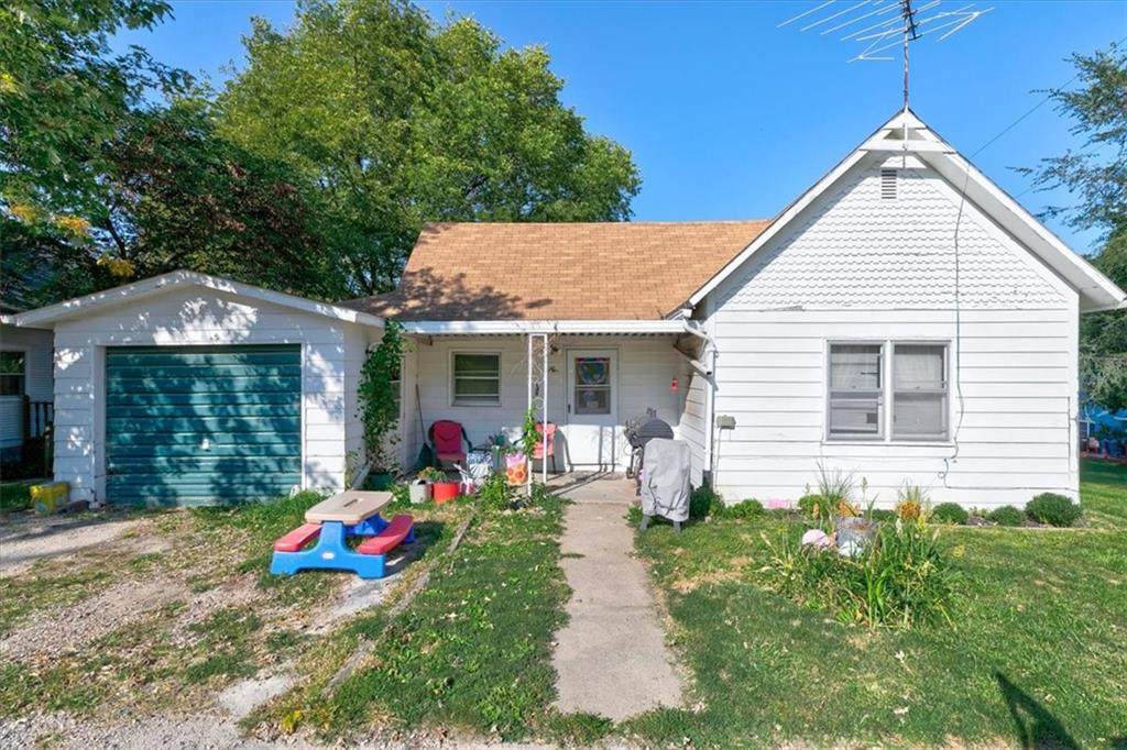 305 Bradley Street - Photo 1