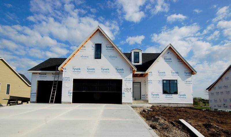 1509 Crestwood Drive - Photo 1