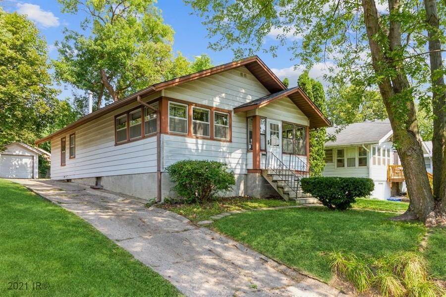 2823 Center Street - Photo 1