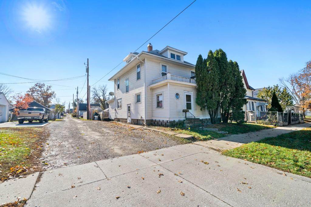 108 Lincoln Street - Photo 1