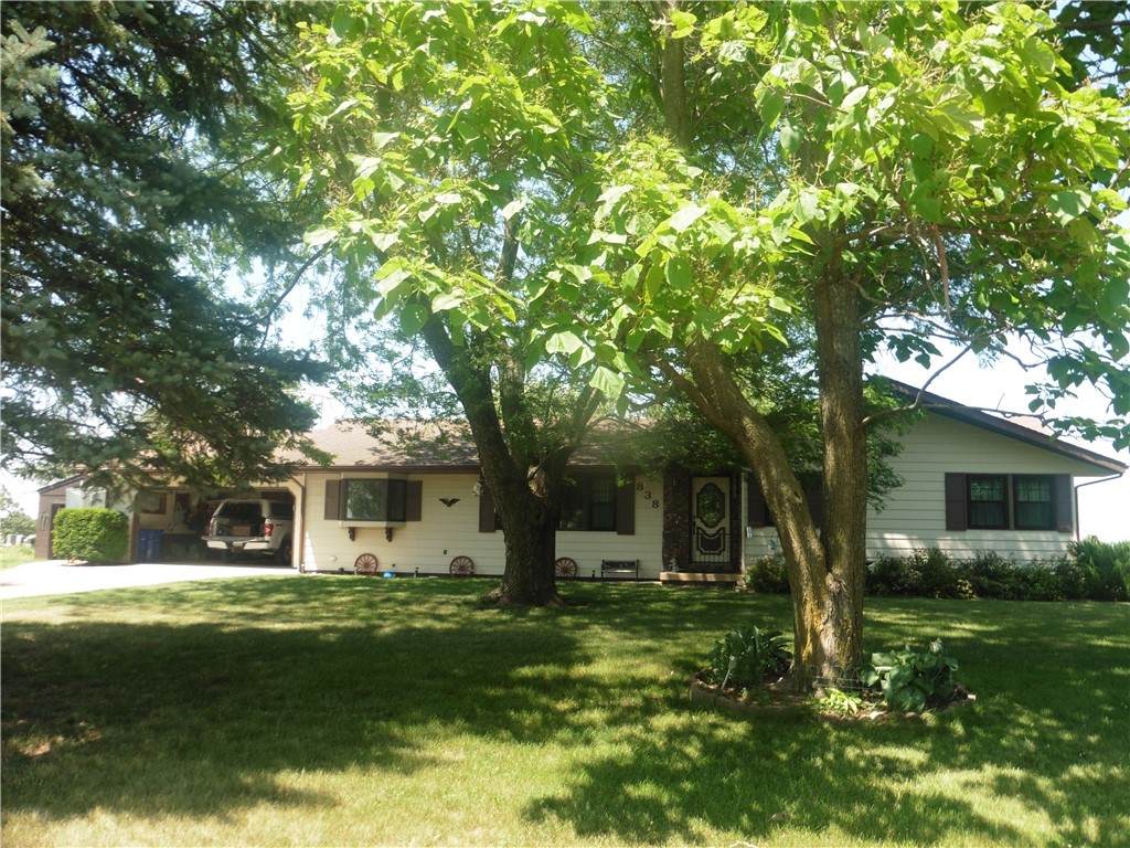 838 Oak Street - Photo 1
