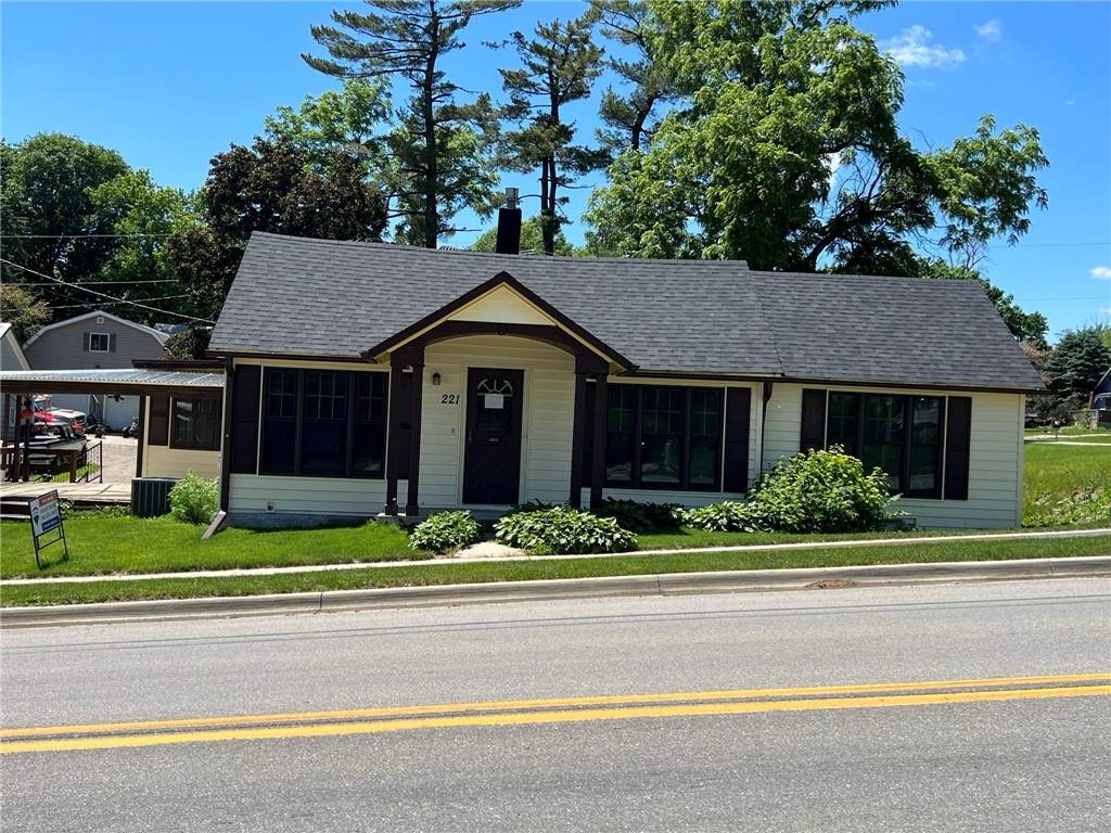221 East Street - Photo 1