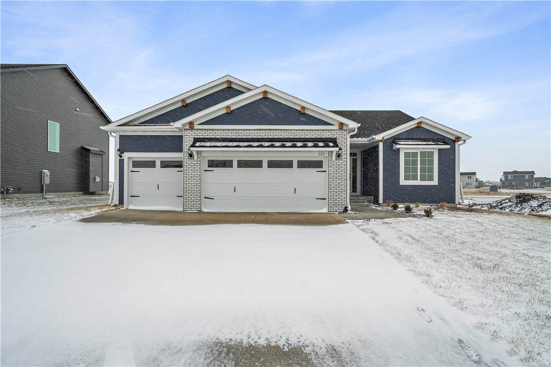 121 Creekside Drive - Photo 1