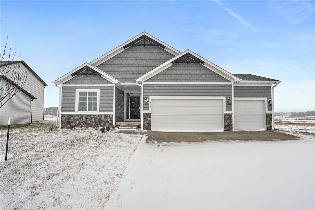 209 Creekside Drive - Photo 1