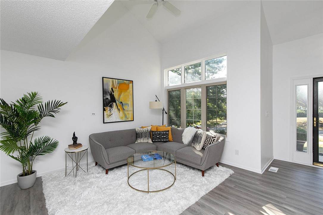 6909 Brookview Drive - Photo 1