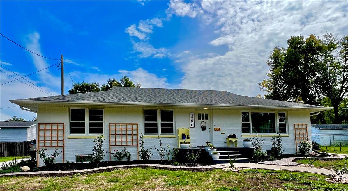 304 D Street - Photo 1