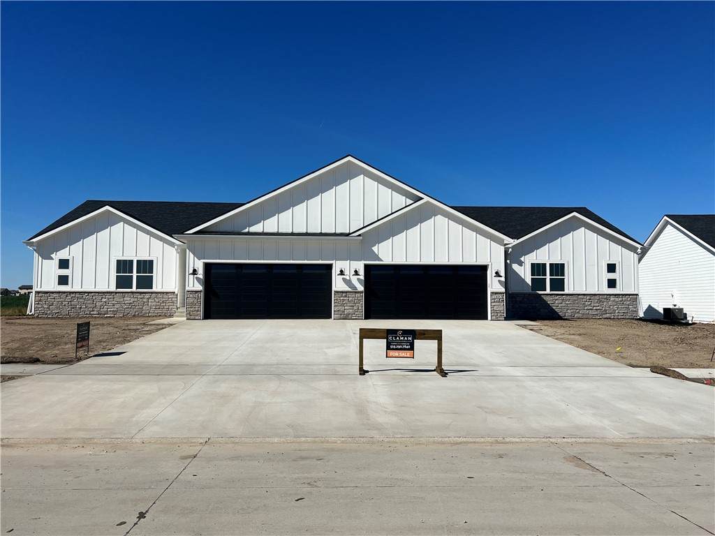 1304 Driftwood Drive - Photo 1