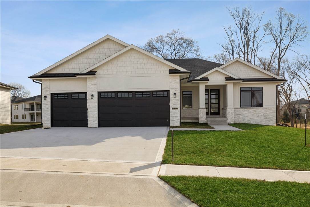5019 152nd Street - Photo 1